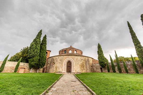 Perugia Tempio di Sant'Angelo stock.adobe.com 