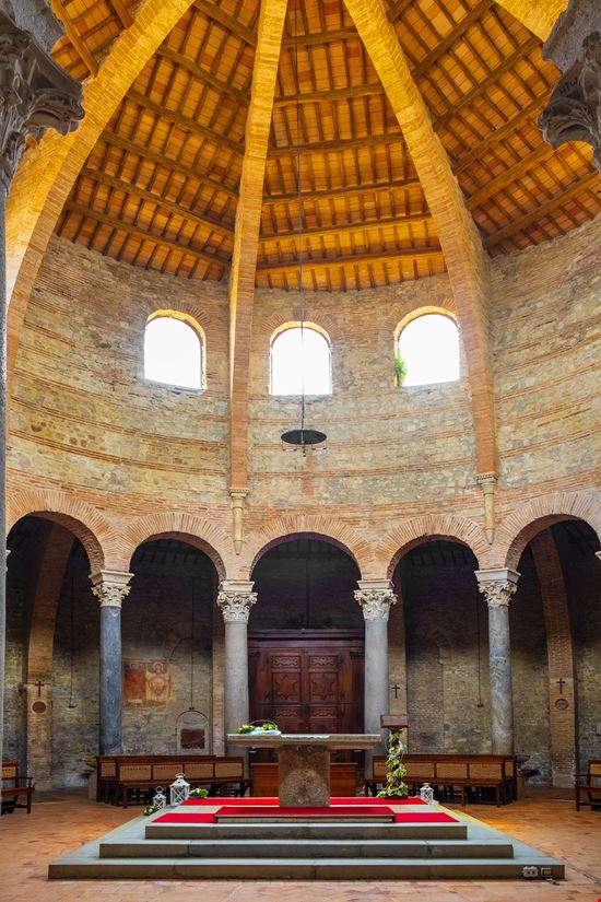 Perugia Tempio di Sant'Angelo stock.adobe.com 