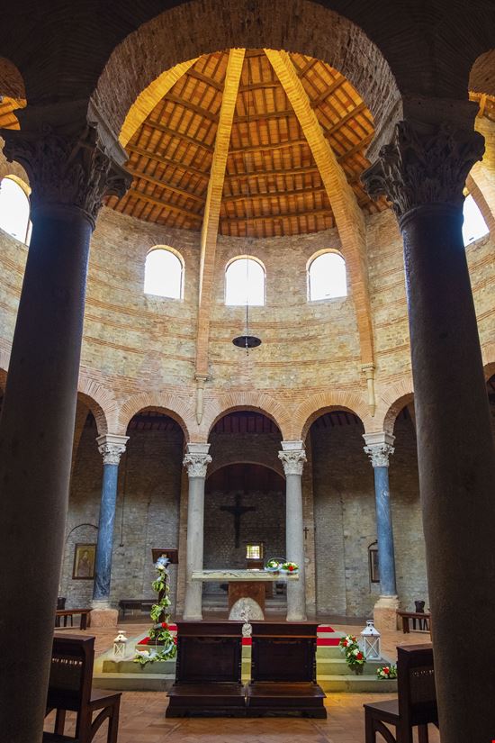 Perugia Tempio di Sant'Angelo stock.adobe.com 