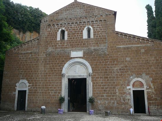 Castel Sant'Elia Santuario di Maria ad Rupes s74 - Shutterstock.com 