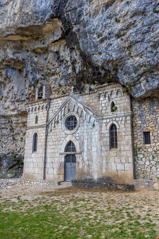 Formia Eremo di San Michele Ciro Orabona Creative - Shutterstock.com 