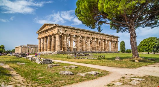 Paestum Paestum canadastock - Shutterstock.com 