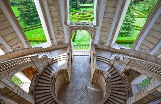 Certosa di San Lorenzo Certosa di San Lorenzo Gimas / Shutterstock.com 