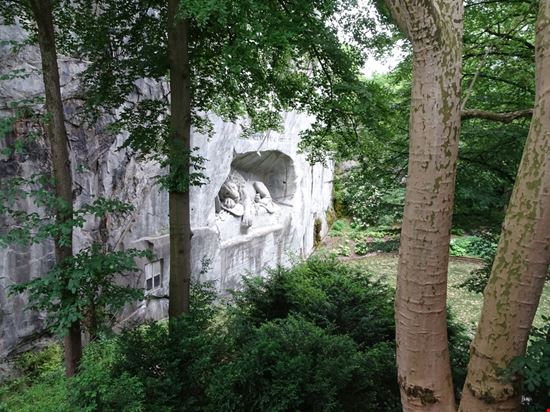 Löwendenkmal Luzern Wong Wing Yin / Shutterstock.com 
