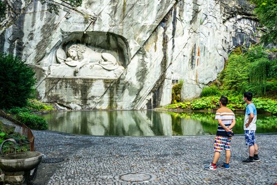 Löwendenkmal Luzern Keitma / Shutterstock.com 