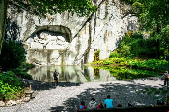 Löwendenkmal Luzern Keitma / Shutterstock.com 