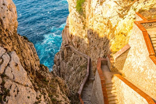 Alghero Le Grotte di Nettuno Shutterstock.com 