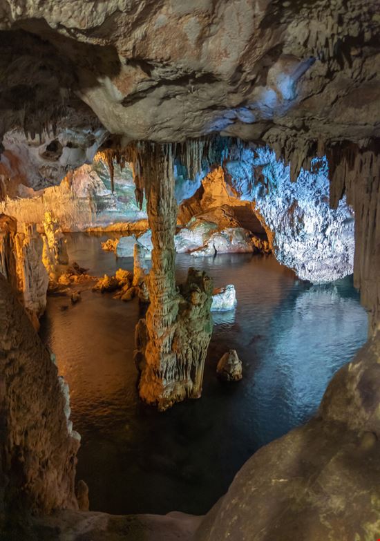 Alghero Le Grotte di Nettuno Shutterstock.com 