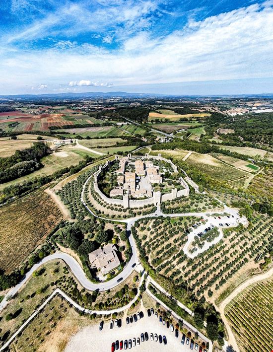 Monteriggioni Monteriggioni Shutterstock.com 
