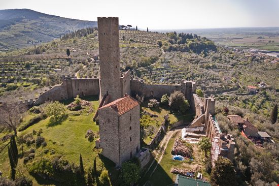 Castello Montecchio Vesponi Castello Montecchio Vesponi pegasophoto / Shutterstock.com 