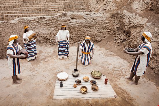 Huaca Pucllana Huaca Pucllana saiko3p / Shutterstock.com 