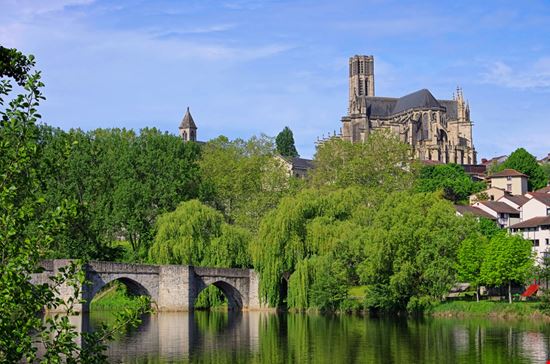 Limoges Limoges LianeM - Shutterstock.com 