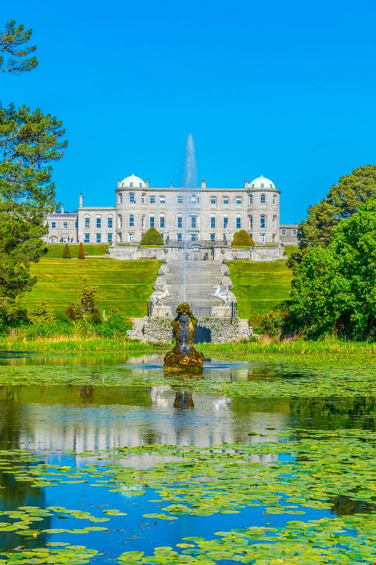 Powerscourt Powerscourt trabantos / Shutterstock.com 