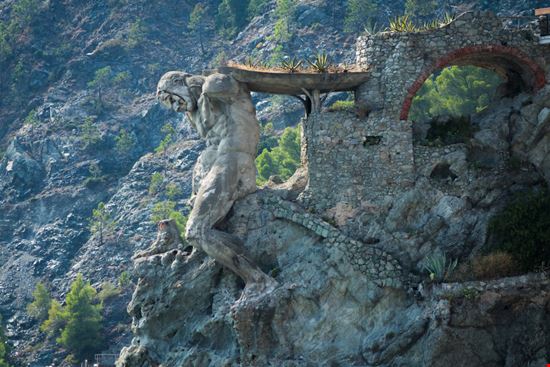 La statua del Gigante Monterosso al Mare Paul Nondevous - Shutterstock.com 