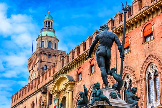 Fontana di Nettuno  La fontana di Bologna Catarina Belova - Shutterstock.com 