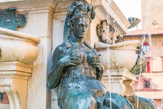 Fontana di Nettuno  La fontana di Bologna Takashi Images - Shutterstock.com 