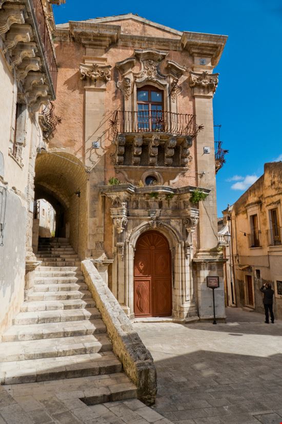 Ragusa Ibla Il quartiere antico di Ragusa Mazerath / Shutterstock.com 