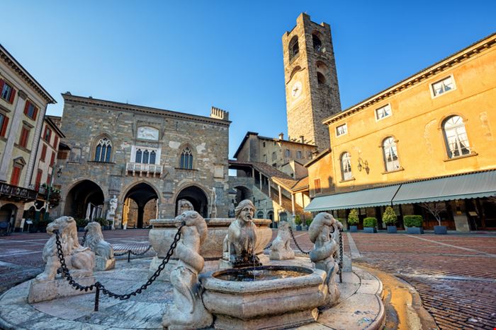 Fontana Contarini - La fontana di Bergamo - Boris Stroujko - Shutterstock.com