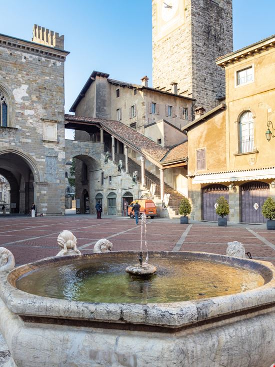 Fontana Contarini La fontana di Bergamo KrimKate / Shutterstock.com 