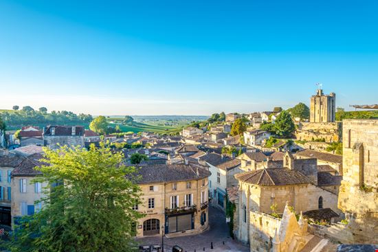 Saint-Emilion Saint-Emilion milosk50 - Shutterstock.com 