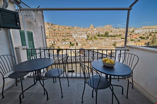 Modica Modica Angelo Giampiccolo - Shutterstock.com 