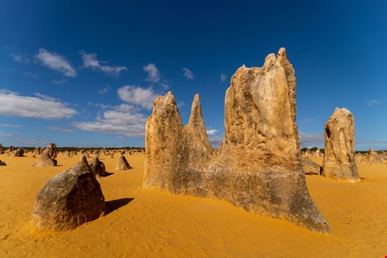 Mare di pinnacoli nel deserto Mare di pinnacoli nel deserto BigBoom - Shutterstock.com 