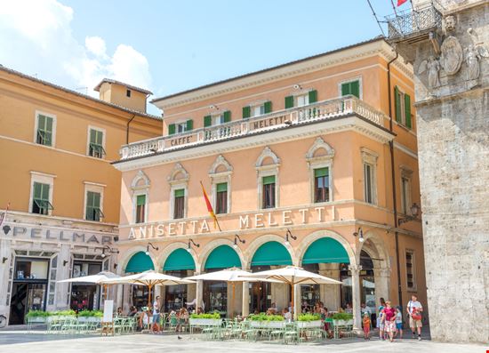 Ascoli Piceno Caffè Storico Meletti Vincenzo De Bernardo / Shutterstock.com 