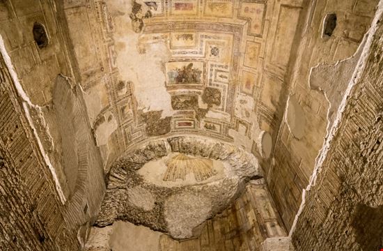 Roma Domus Aurea Steve Heap / Shutterstock.com 
