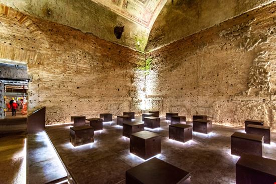 Roma Domus Aurea Tara Van Der Linden Photo / Shutterstock.com 