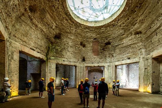 Roma Domus Aurea Tara Van Der Linden Photo / Shutterstock.com 