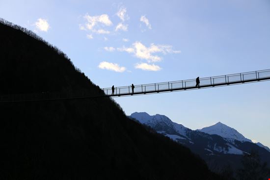 Ponte nel Cielo Il Ponte tibetano della Val Tartano Daniele Novati - Shutterstock.com 