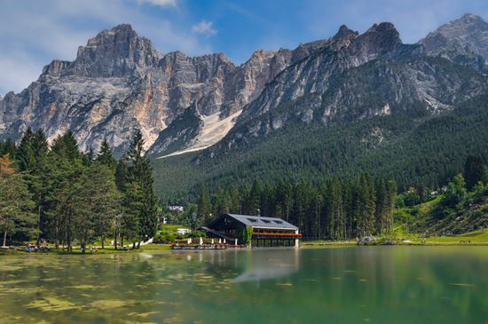 Lago di Mosigo Il lago di San Vito Daniele Izzo - Shutterstock.com 