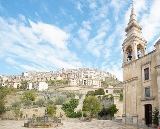 Gangi Gangi Noobiel / Shutterstock.com 