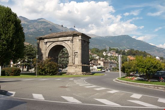 Arch of Augustus Aosta stock.adobe.com 