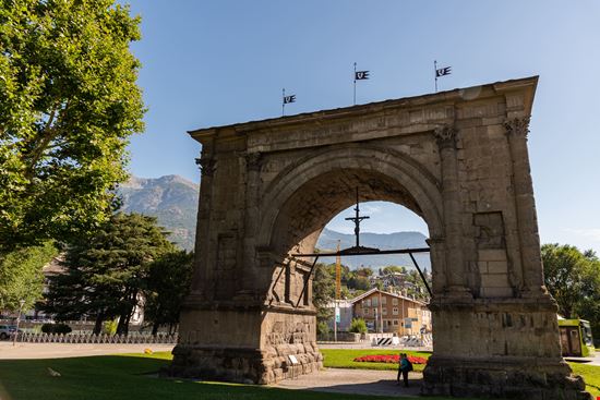 Arch of Augustus Aosta stock.adobe.com 