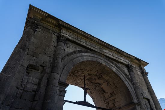 Arch of Augustus Aosta stock.adobe.com 