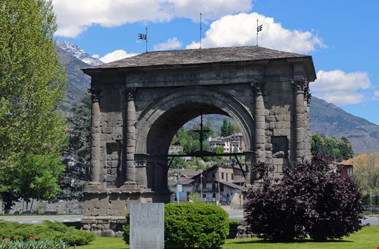 Arch of Augustus Aosta stock.adobe.com 