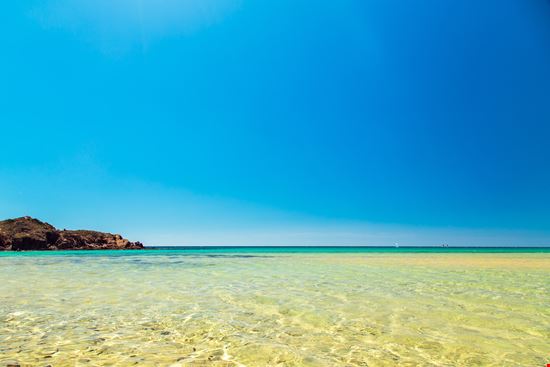 Spiaggia Su Giudeu La spiaggia da sogno dell'estate in Sardegna stock.adobe.com 