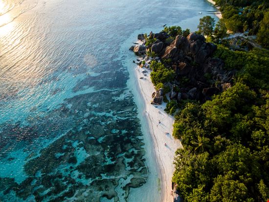 La Digue Anse Source d'Argent Shutterstock.com 