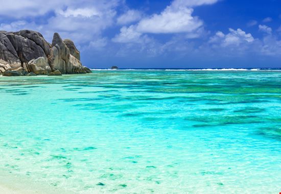 La Digue Anse Source d'Argent Shutterstock.com 