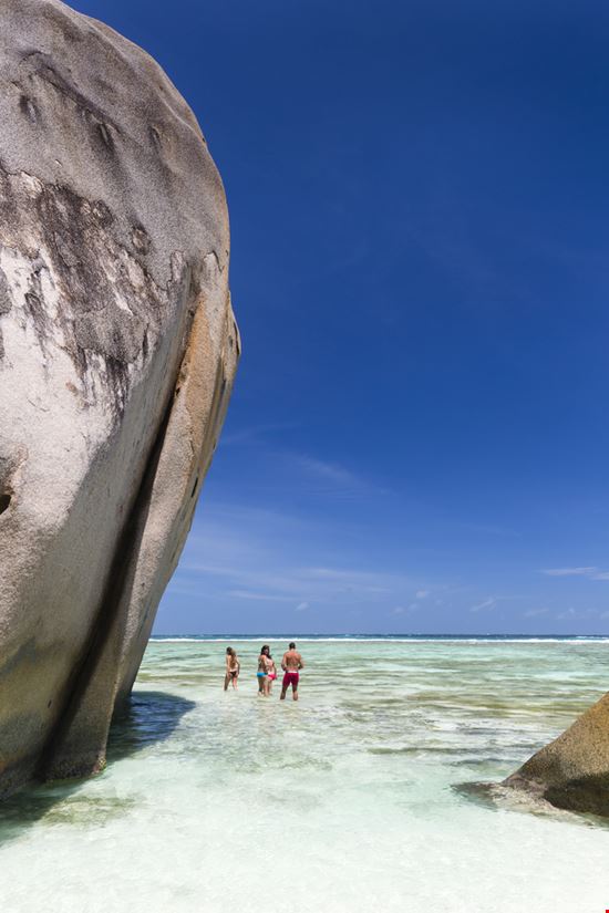 La Digue Anse Source d'Argent IndustryAndTravel / Shutterstock.com 