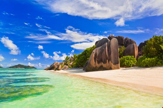 La Digue Anse Source d'Argent Shutterstock.com 