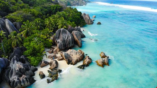 La Digue Anse Source d'Argent Shutterstock.com 
