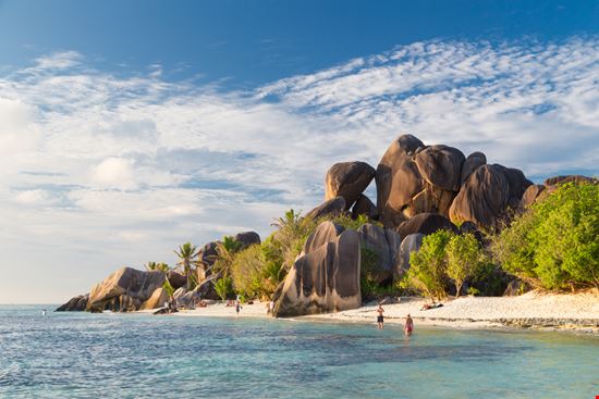 La Digue Anse Source d'Argent Shutterstock.com 