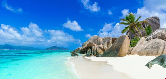 La Digue Anse Source d'Argent Shutterstock.com 