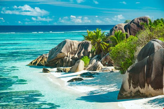 La Digue Anse Source d'Argent Shutterstock.com 