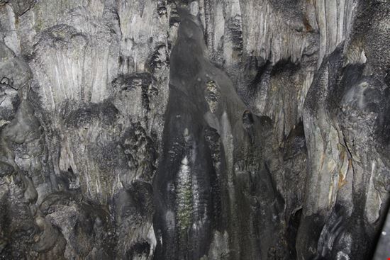 Collepardo Grotte Shutterstock.com 