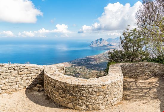 Riserva naturale Monte Cofano Riserva naturale Monte Cofano elesi - Shutterstock.com 