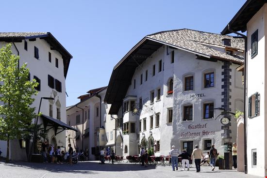 Caldaro  Caldaro  Peter Probst / Shutterstock.com 
