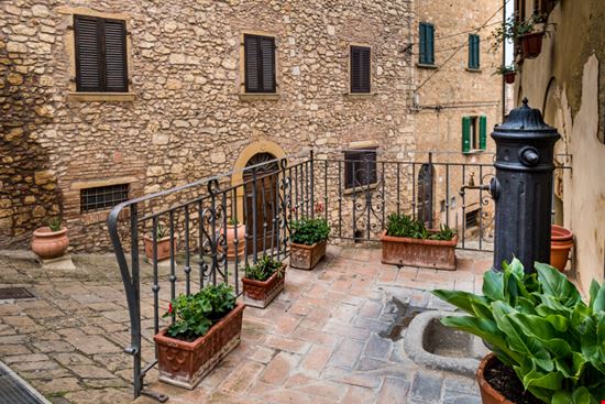 Bibbona Bibbona robertonencini - Shutterstock.com 